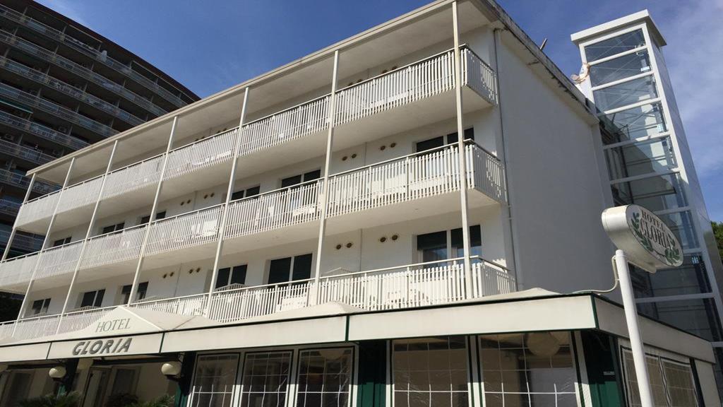 Hotel Gloria Lignano Sabbiadoro Bagian luar foto
